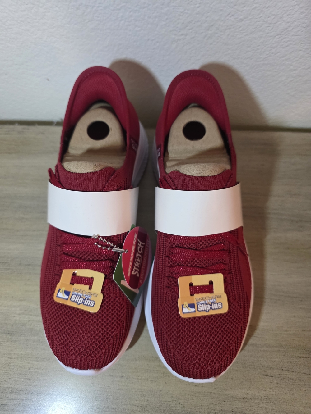 Skechers Womens Slip-Ins Athletic Shoe Red Size 6 NWT Heart - Picture 4 of 6